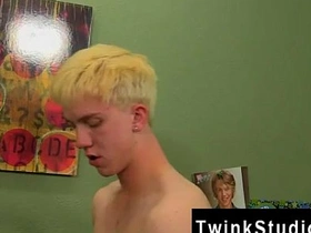 Young Asian gay guys having raw sex in this high-calorie adult movie.